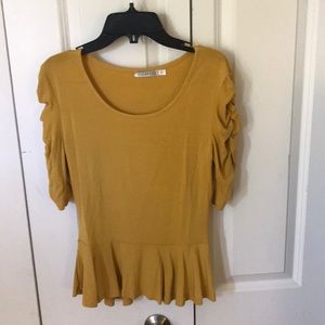 Peplum mustard blouse 👚